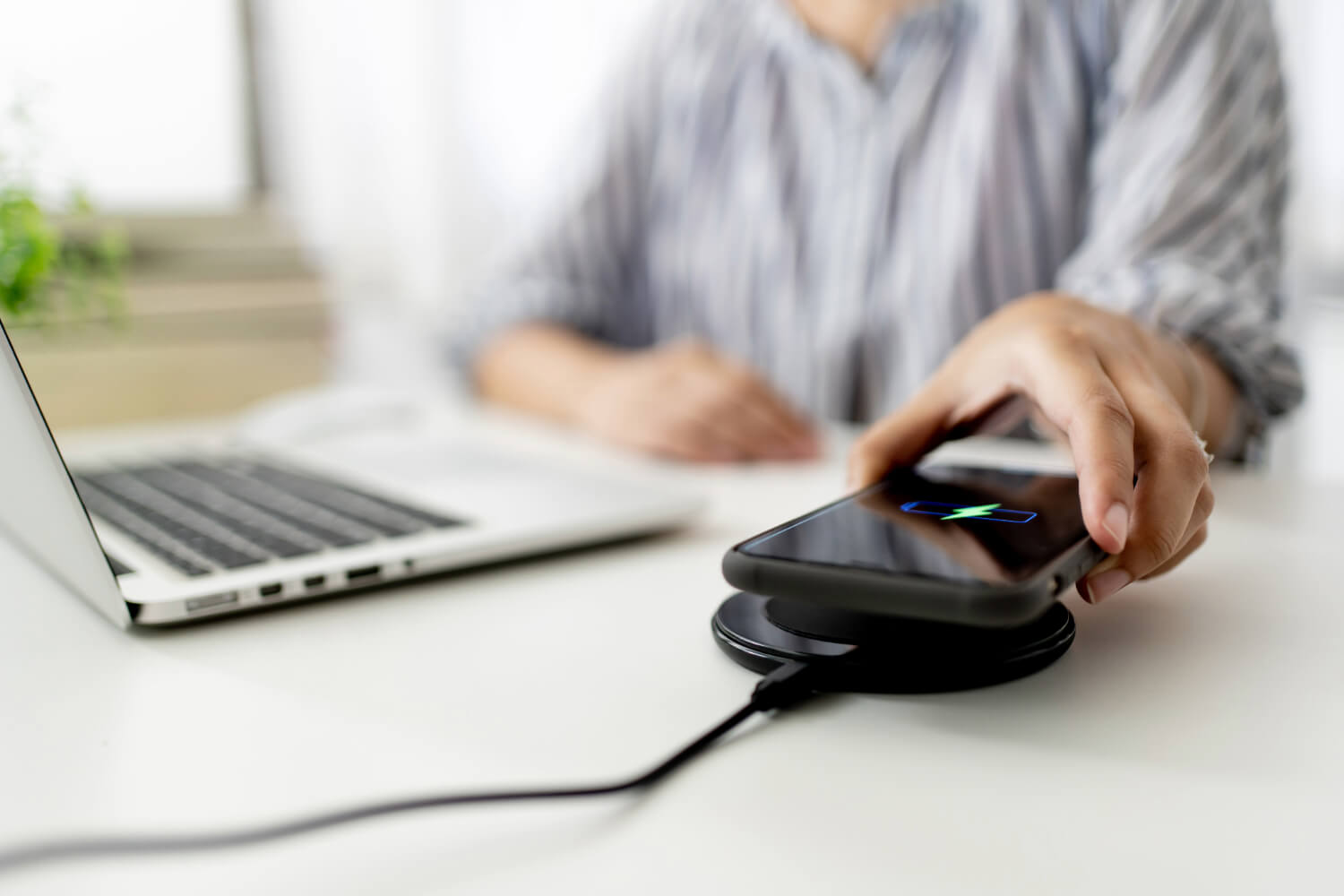 Melhor carregador por indução: os 10 melhores em 2026